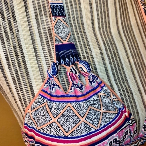 NWT Red Carter Bikini Top Medium Boho Geometric Pattern Nylon Spandex Padded New - Picture 5 of 15